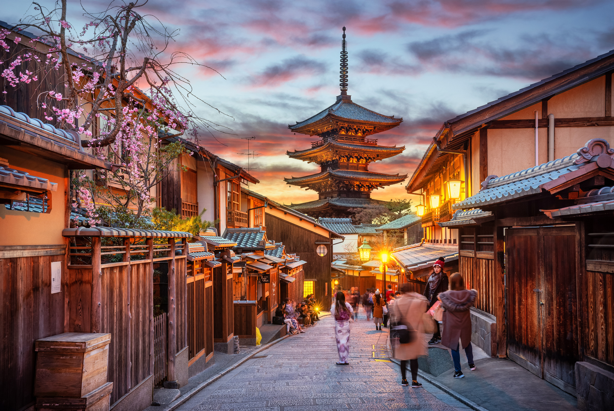 Yasaka Pagoda in Gion at sunset, Kyoto, Japan